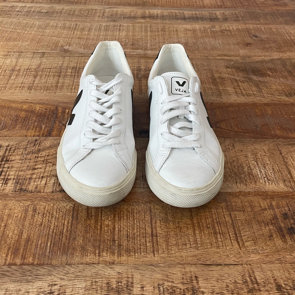 Veja Esplar Low Sneakers - Picture 4 of 8